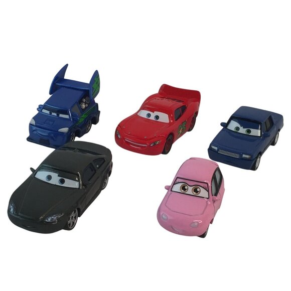 Disney Pixar Cars Diecast Lightning McQueen DJ Chuck Manifold Bob Cutlass Chuki - Picture 1 of 9